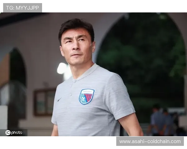 李玮锋再度成为焦点从球员到教练的转型之路与中国足球的未来思考 李玮锋再度成为焦点从球员到教练的转型之路与中国足球的未来思考