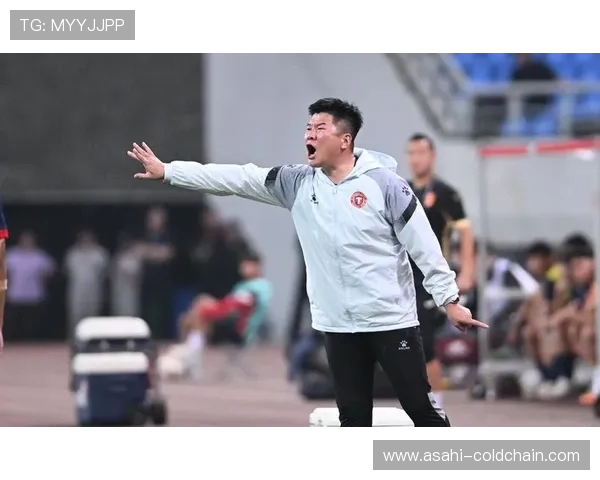 法比奥卡纳瓦罗从坚毅后卫到传奇队长的辉煌足球人生