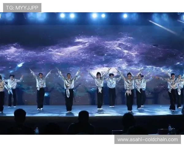 全国街舞大赛点评：武汉攀岩队默契配合展现团队精神与舞台魅力