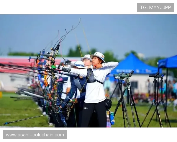 成都羽毛球队在选拔赛中以80分稳居积分榜首位展现强劲实力