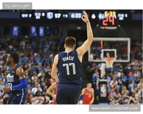 卢卡东契奇引领新生代篮球风潮展现全能球场统治力 卢卡东契奇引领新生代篮球风潮展现全能球场统治力