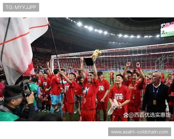 伯尔尼青年队迎战曼联队双方实力对决引发球迷热议